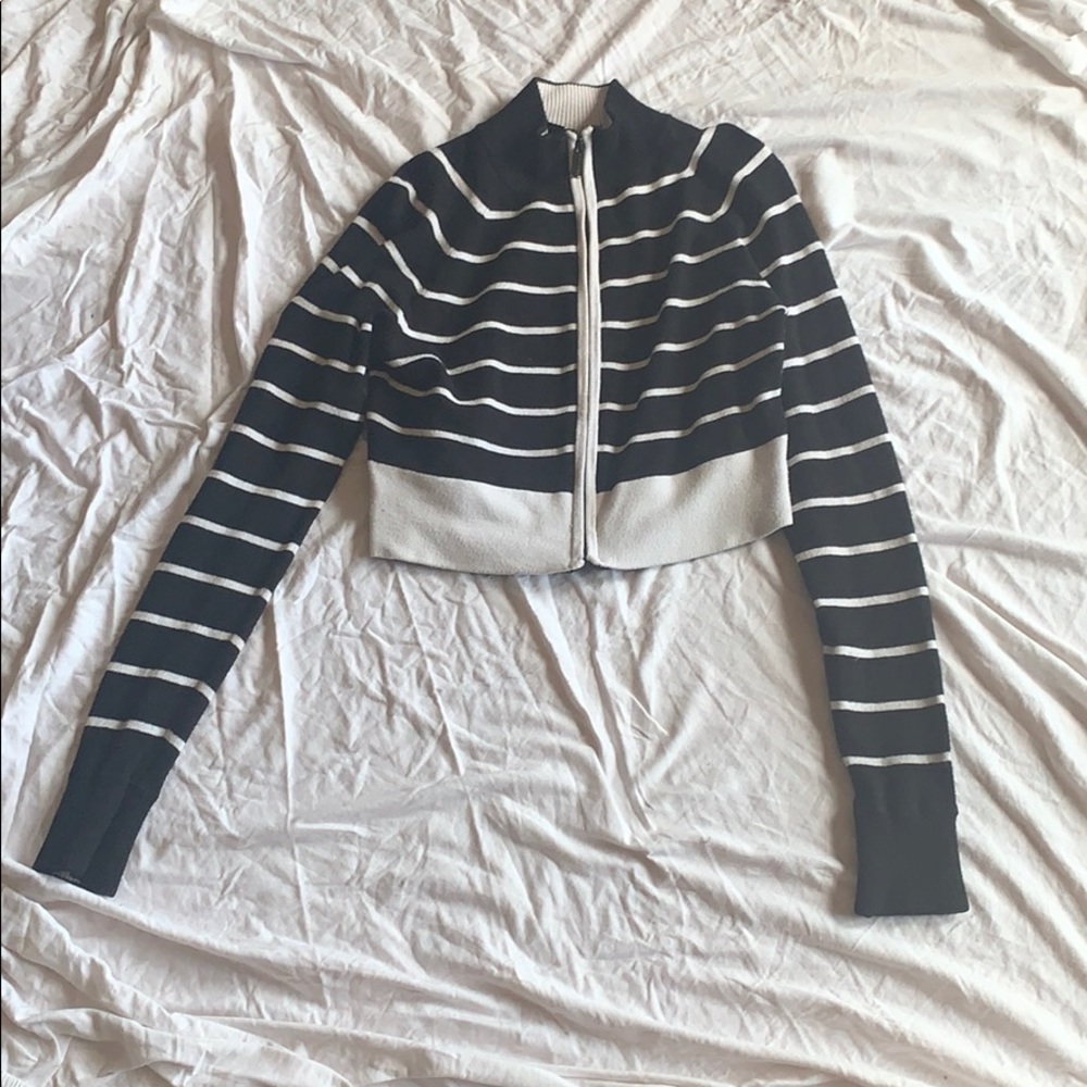 Crop top sweater